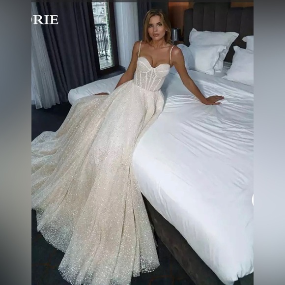 Size 8 sparkle princess wedding dress - Picture 7 of 11